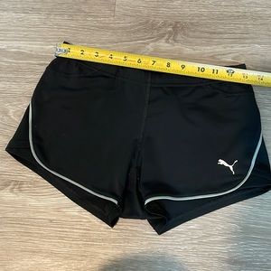 ❤️Puma workout shorts